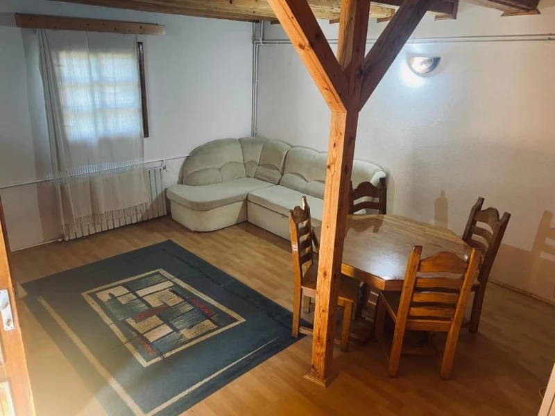 Tusnádfürdő Szállás | Apartmanház (K0046-17) A kép szerzői jogvédelem alatt állhat. Javasolt a kapcsolatfelvétel a jog tulajdonossal.