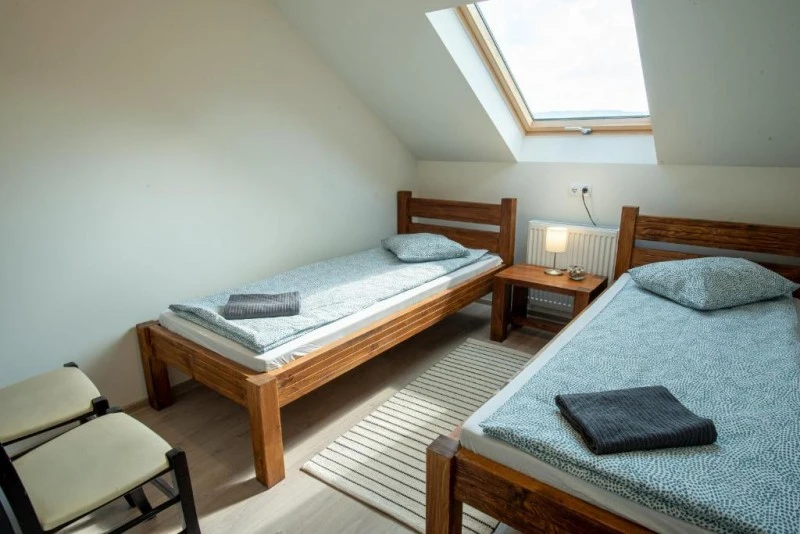 Zetea Cazare | Pensiune (K1603-47) Imaginea poate fi supusă drepturilor de autor. Se recomandă contactarea titularului drepturilor.