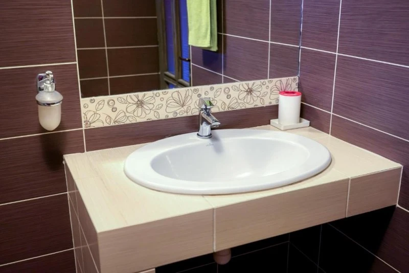 Zetea Cazare | Pensiune (K1603-76) Imaginea poate fi supusă drepturilor de autor. Se recomandă contactarea titularului drepturilor.