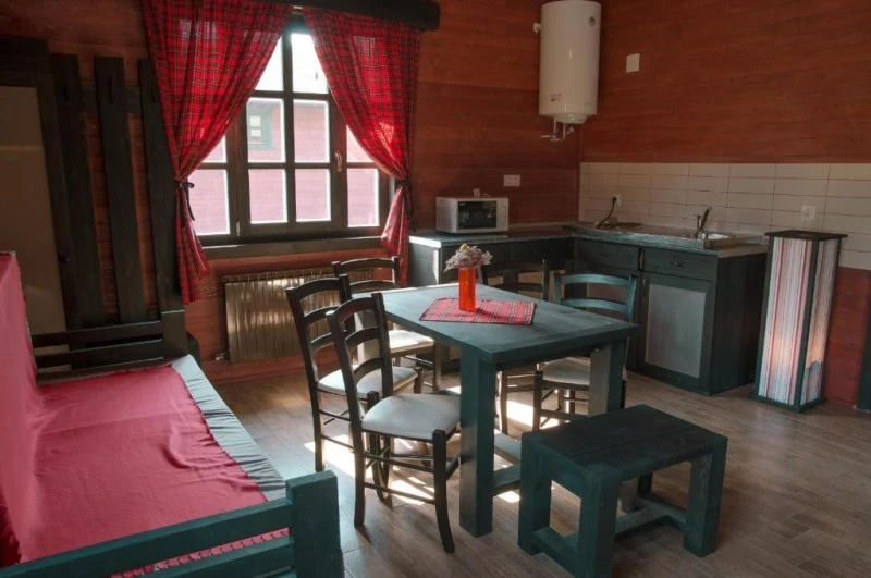 Zetea Cazare | Pensiune (K1603-89) Imaginea poate fi supusă drepturilor de autor. Se recomandă contactarea titularului drepturilor.