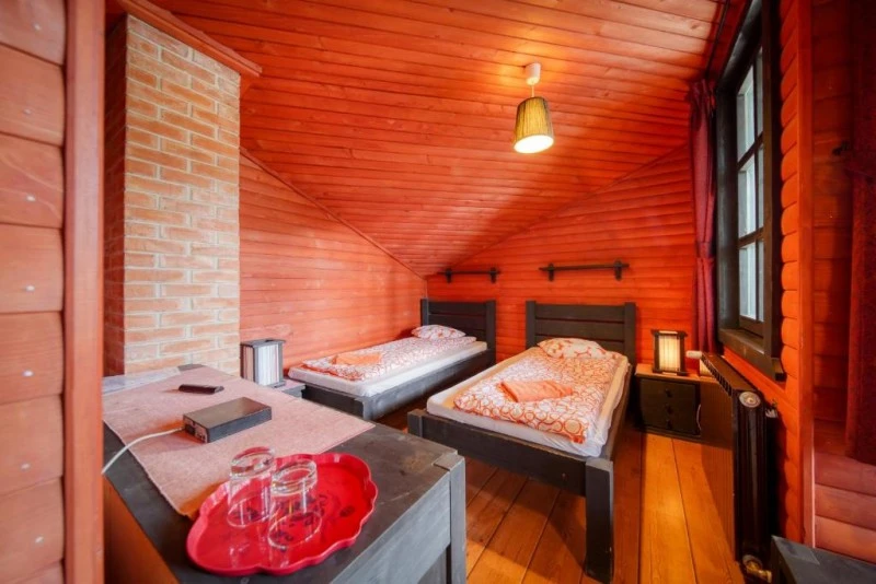 Zetea Cazare | Pensiune (K1603-102) Imaginea poate fi supusă drepturilor de autor. Se recomandă contactarea titularului drepturilor.