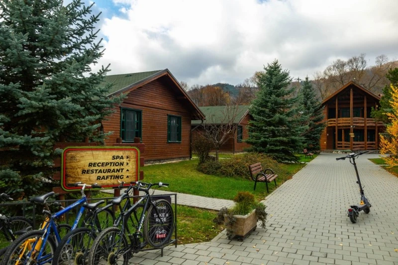 Zetea Cazare | Pensiune (K1603-142) Imaginea poate fi supusă drepturilor de autor. Se recomandă contactarea titularului drepturilor.