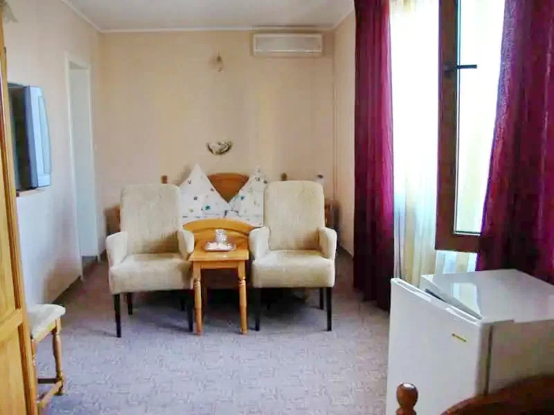 Arad Cazare | Pensiune (K0937-7) Imaginea poate fi supusă drepturilor de autor. Se recomandă contactarea titularului drepturilor.