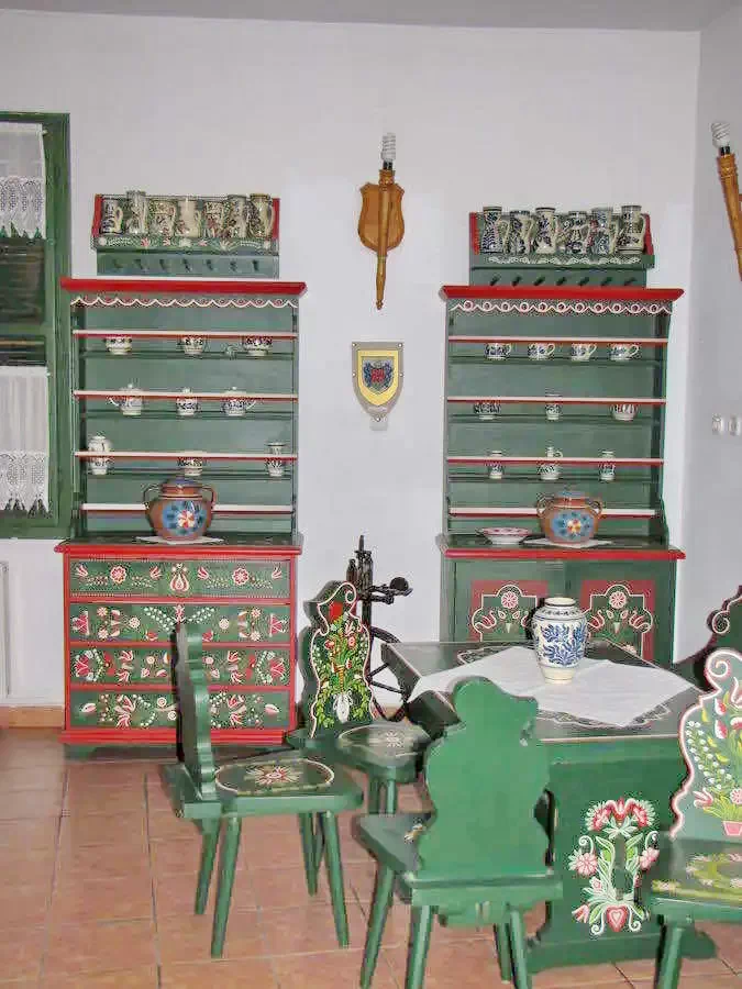 Oradea Cazare | Pensiune (K0952-9) Imaginea poate fi supusă drepturilor de autor. Se recomandă contactarea titularului drepturilor.