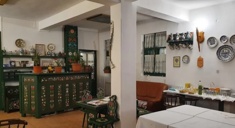 Oradea Cazare | Pensiune (K0952-30) Imaginea poate fi supusă drepturilor de autor. Se recomandă contactarea titularului drepturilor.