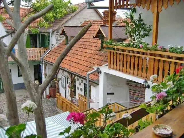 Oradea Cazare | Pensiune (K0952-31) Imaginea poate fi supusă drepturilor de autor. Se recomandă contactarea titularului drepturilor.