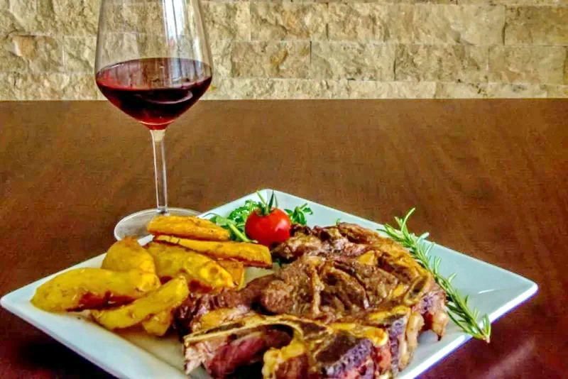 Arad Cazare | Hotel** (K1435-2) Imaginea poate fi supusă drepturilor de autor. Se recomandă contactarea titularului drepturilor.