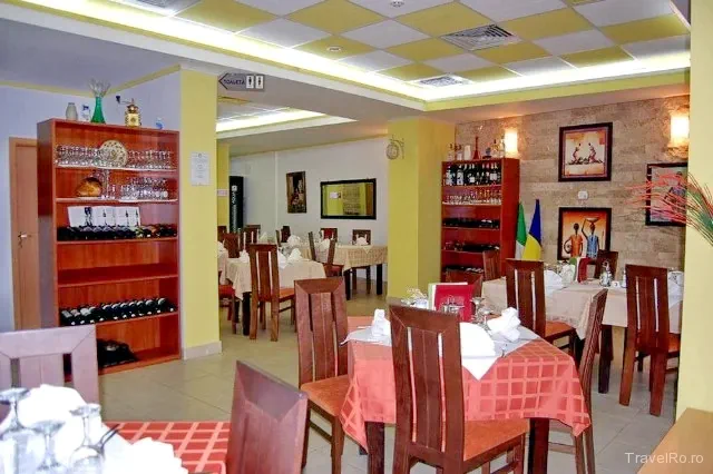 Arad Cazare | Hotel** (K1435-24) Imaginea poate fi supusă drepturilor de autor. Se recomandă contactarea titularului drepturilor.