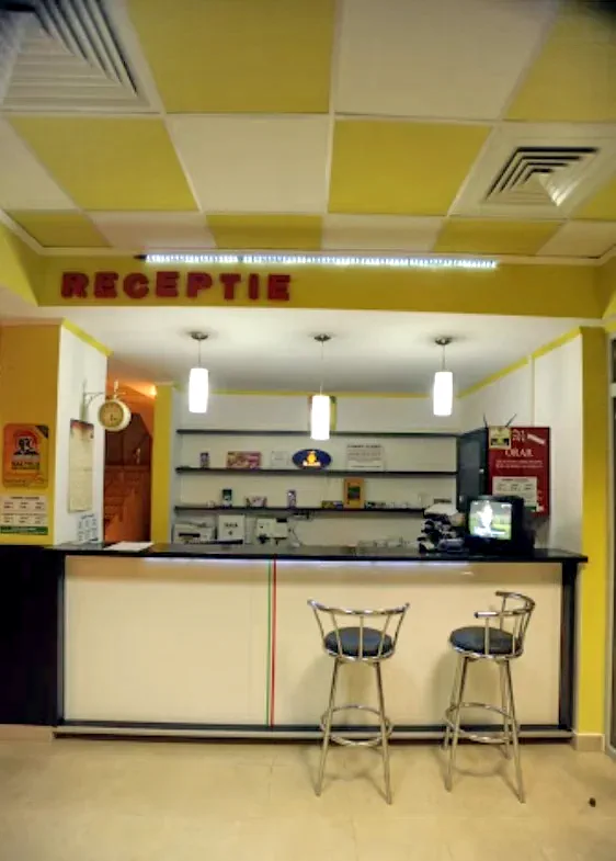 Arad Cazare | Hotel** (K1435-40) Imaginea poate fi supusă drepturilor de autor. Se recomandă contactarea titularului drepturilor.