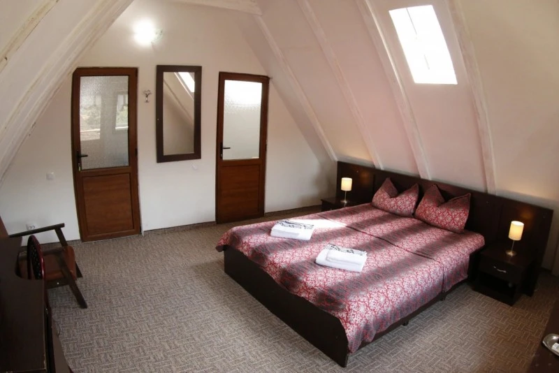 Sasca Română Cazare | Pensiune (K1604-21) Imaginea poate fi supusă drepturilor de autor. Se recomandă contactarea titularului drepturilor.