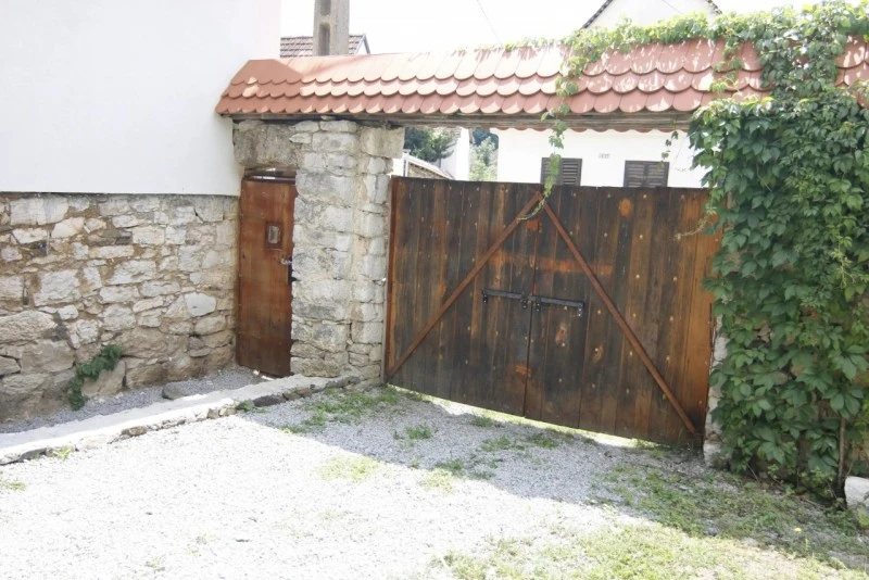  Oláhszászka Szállás | Panzió (K1604-39) A kép szerzői jogvédelem alatt állhat. Javasolt a kapcsolatfelvétel a jog tulajdonossal.