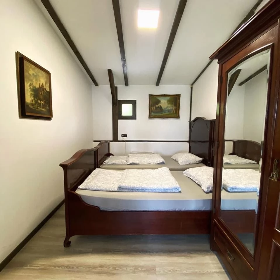 Târgu Mureș Cazare | Cabană (K1124-10) Imaginea poate fi supusă drepturilor de autor. Se recomandă contactarea titularului drepturilor.