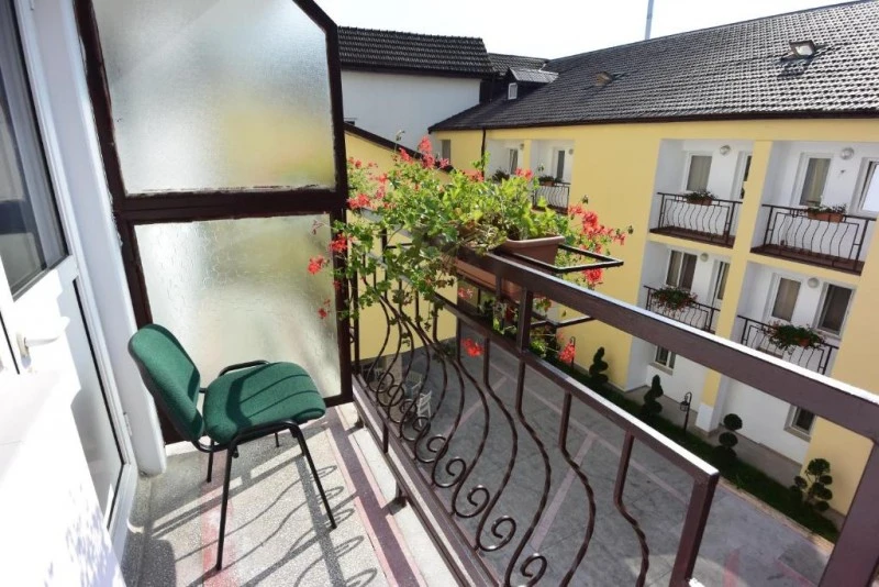 Timișoara Cazare | Hotel*** (K1578-28) Imaginea poate fi supusă drepturilor de autor. Se recomandă contactarea titularului drepturilor. Timișoara Cazare | Hotel*** (K1578-28) Imaginea poate fi supusă drepturilor de autor. Se recomandă contactarea titularului drepturilor.