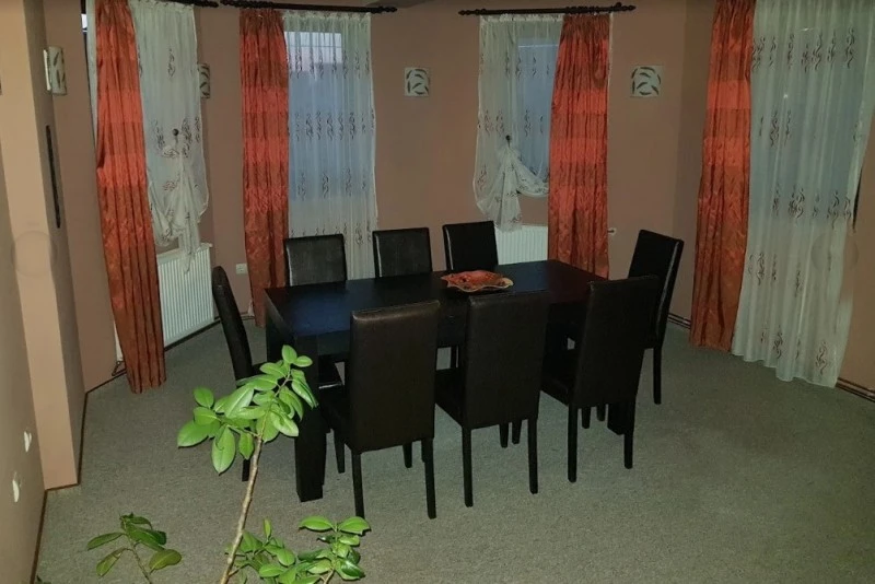 Nagyszeben Szállás | Panzió (K1605-4) A kép szerzői jogvédelem alatt állhat. Javasolt a kapcsolatfelvétel a jog tulajdonossal.