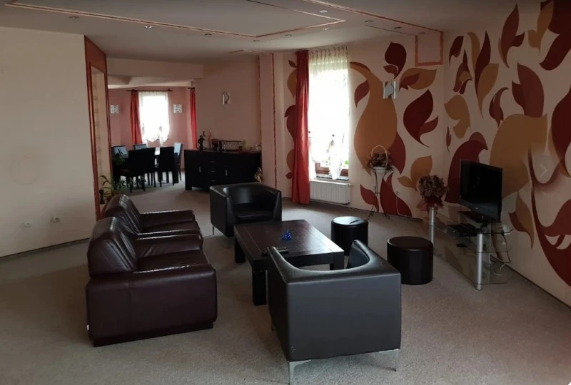 Sibiu Cazare | Pensiune (K1605-5) Imaginea poate fi supusă drepturilor de autor. Se recomandă contactarea titularului drepturilor.