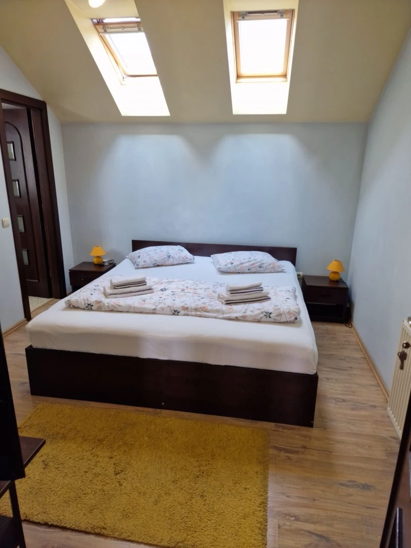 Sibiu Cazare | Pensiune (K1605-8) Imaginea poate fi supusă drepturilor de autor. Se recomandă contactarea titularului drepturilor.