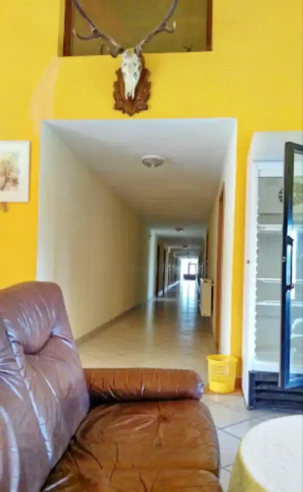 Aiud Cazare | Hostel (K1150-13) Imaginea poate fi supusă drepturilor de autor. Se recomandă contactarea titularului drepturilor.