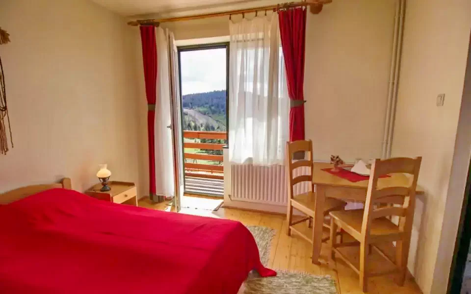 Harghita Madaras Cazare | Pensiune (K0740-11) Imaginea poate fi supusă drepturilor de autor. Se recomandă contactarea titularului drepturilor.