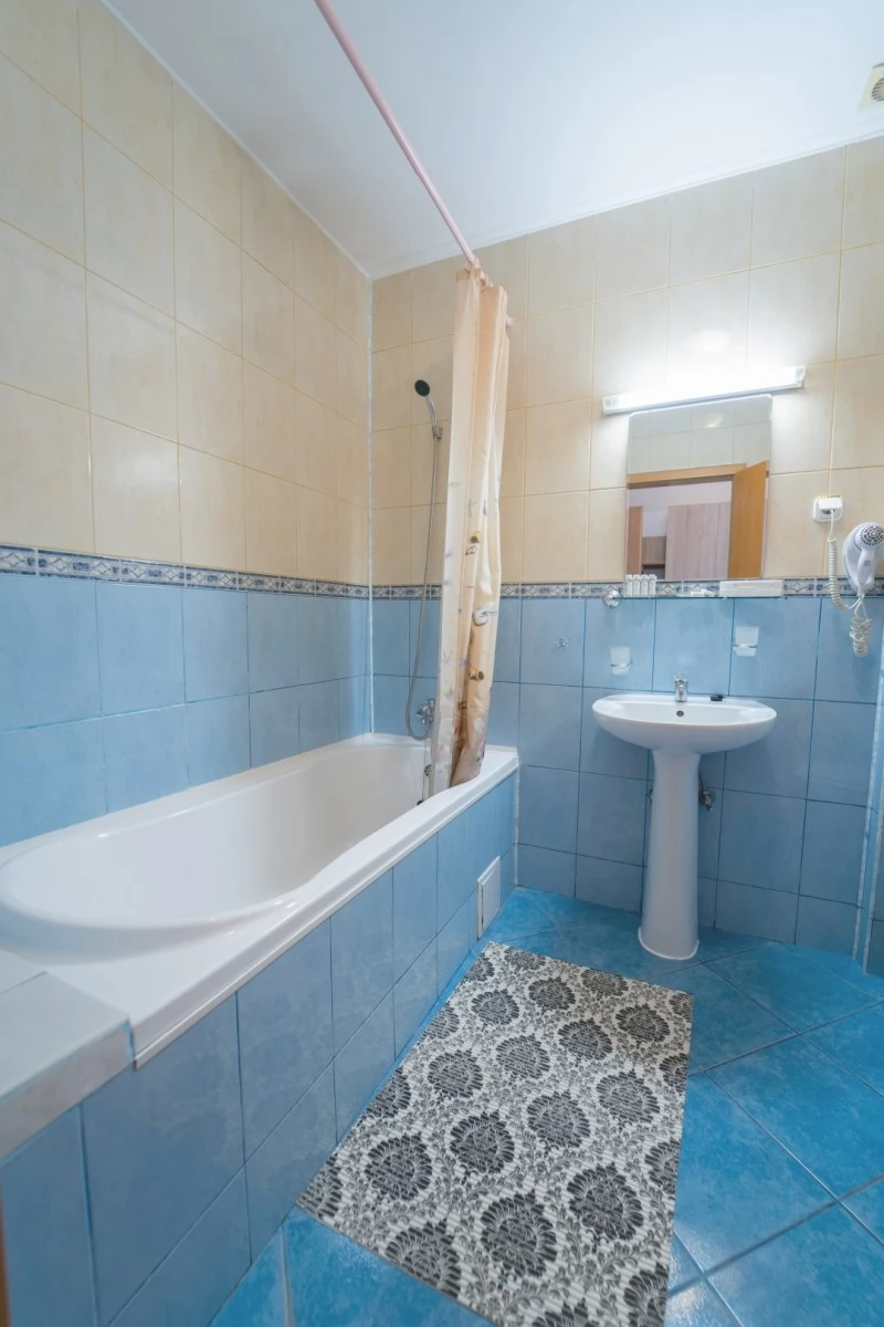 Timișoara Cazare | Hotel*** (K0912-12) Imaginea poate fi supusă drepturilor de autor. Se recomandă contactarea titularului drepturilor.