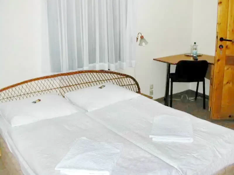 Szállás Băile Herculane - Casa Dimitrios *** | Herkulesfürdő - Casa Dimitrios Panzió ***. A kép szerzői jogvédelem alatt állhat. Javasolt a kapcsolatfelvétel a jog tulajdonossal.