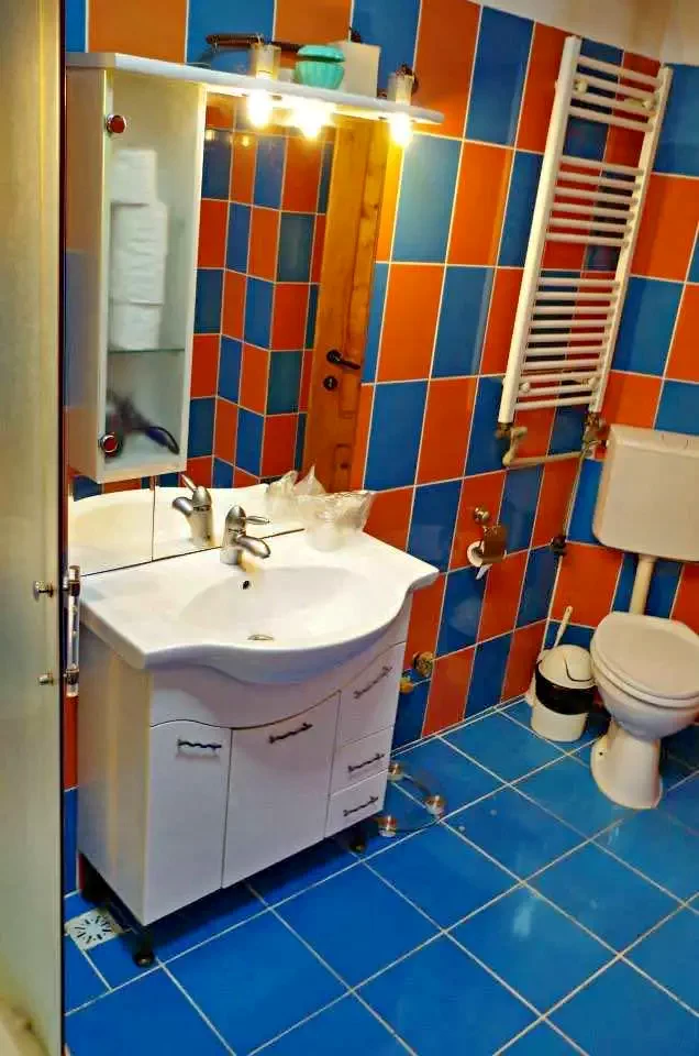 Szállás Băile Herculane - Casa Dimitrios *** | Herkulesfürdő - Casa Dimitrios Panzió ***. A kép szerzői jogvédelem alatt állhat. Javasolt a kapcsolatfelvétel a jog tulajdonossal.