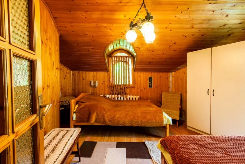 Pasul Bucin Cazare | Cabană (K0494-24) Imaginea poate fi supusă drepturilor de autor. Se recomandă contactarea titularului drepturilor.