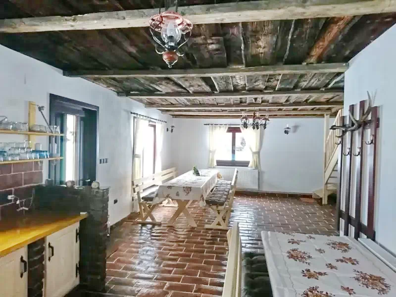 Pasul Bucin Cazare | Casă de oaspeți (K1374-2) Imaginea poate fi supusă drepturilor de autor. Se recomandă contactarea titularului drepturilor.