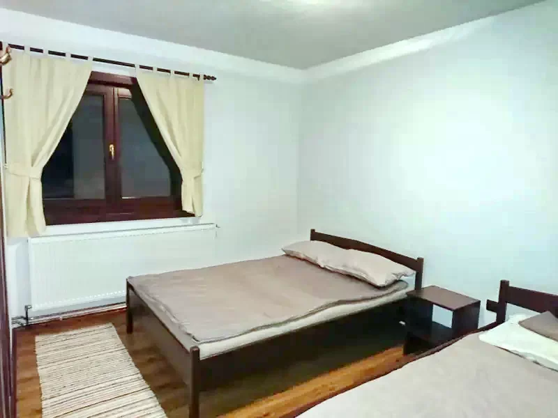 Pasul Bucin Cazare | Casă de oaspeți (K1374-12) Imaginea poate fi supusă drepturilor de autor. Se recomandă contactarea titularului drepturilor.