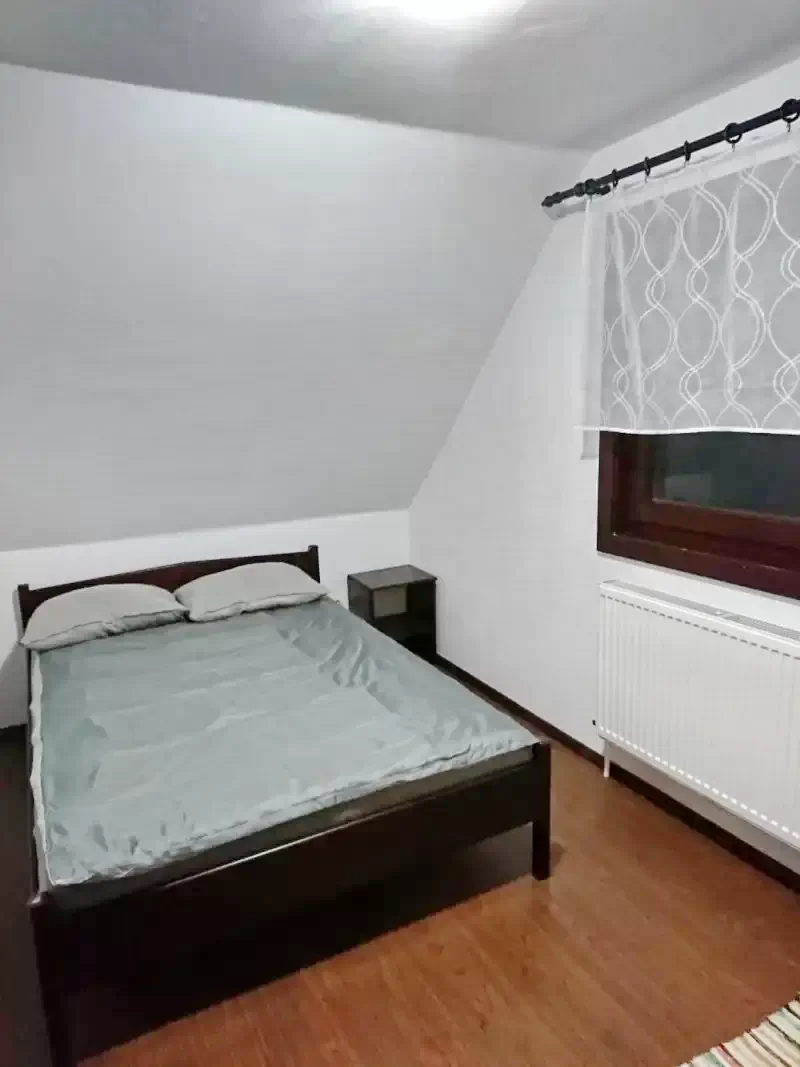 Pasul Bucin Cazare | Casă de oaspeți (K1374-24) Imaginea poate fi supusă drepturilor de autor. Se recomandă contactarea titularului drepturilor.