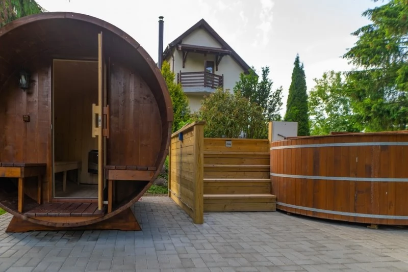 Bucsin-tető Szállás | Vendégház (K1502-2) A kép szerzői jogvédelem alatt állhat. Javasolt a kapcsolatfelvétel a jog tulajdonossal.