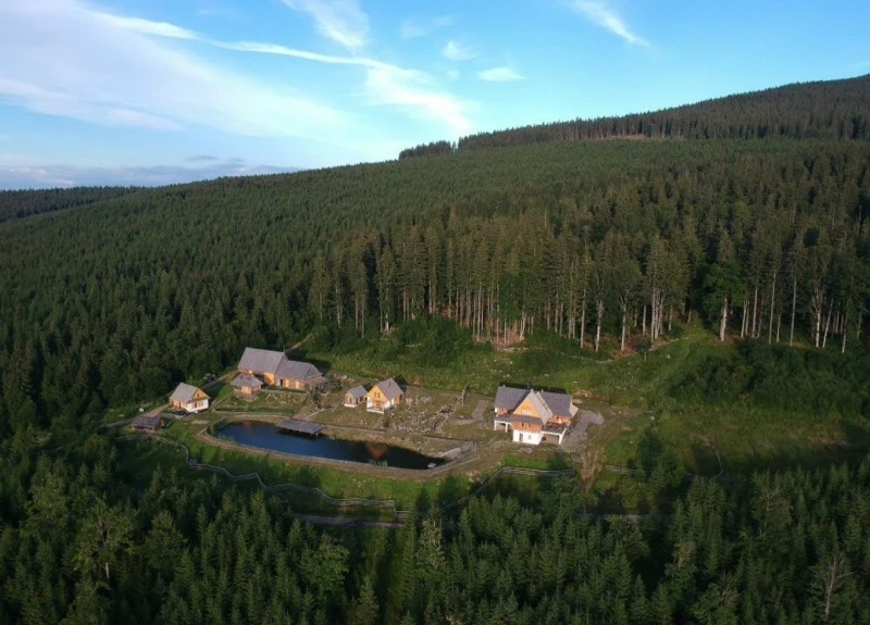 Bucsin-tető Szállás | Kulcsosház (K1518-13) A kép szerzői jogvédelem alatt állhat. Javasolt a kapcsolatfelvétel a jog tulajdonossal.