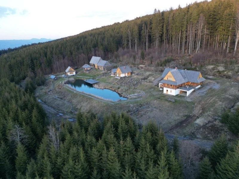 Bucsin-tető Szállás | Kulcsosház (K1518-30) A kép szerzői jogvédelem alatt állhat. Javasolt a kapcsolatfelvétel a jog tulajdonossal.