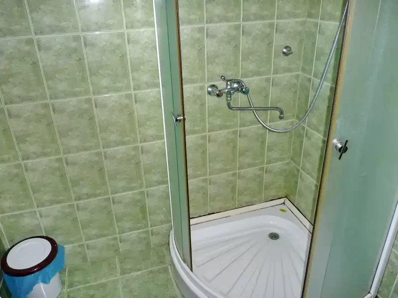 Izvoare Cazare | Cabană (K0723-11) Imaginea poate fi supusă drepturilor de autor. Se recomandă contactarea titularului drepturilor.