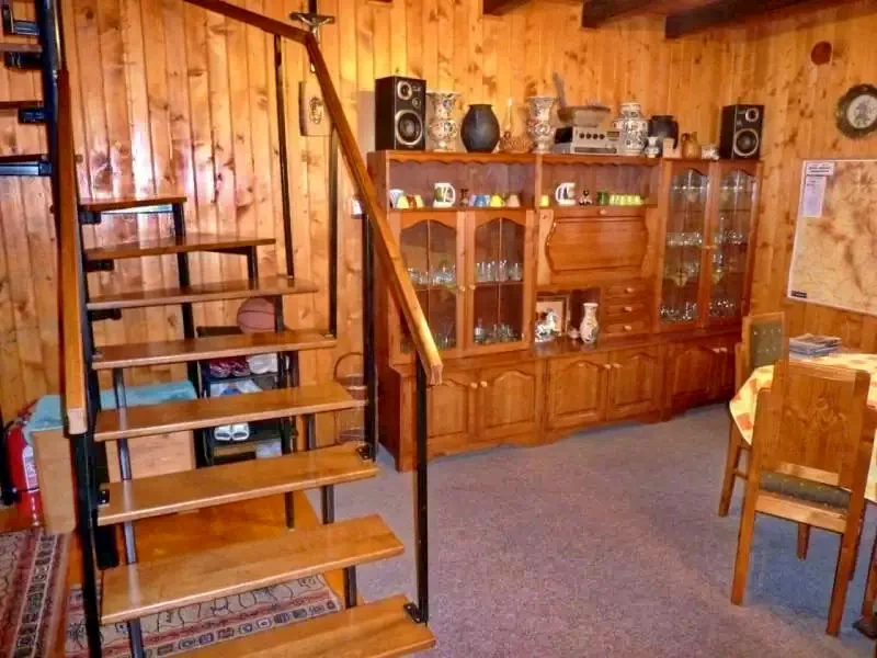 Barajul Zetea Cazare | Cabană (K0496-24) Imaginea poate fi supusă drepturilor de autor. Se recomandă contactarea titularului drepturilor. Barajul Zetea Cazare | Cabană (K0496-24) Imaginea poate fi supusă drepturilor de autor. Se recomandă contactarea titularului drepturilor.