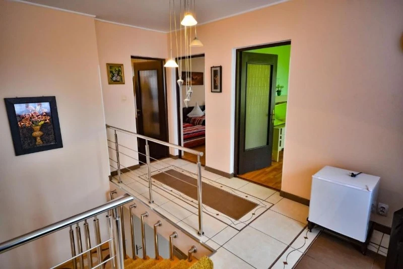Deva Cazare | Pensiune (K0574-22) Imaginea poate fi supusă drepturilor de autor. Se recomandă contactarea titularului drepturilor.
