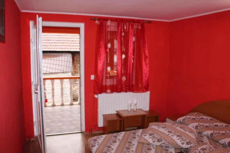 Chișcău Cazare | Pensiune (K0419-28) Imaginea poate fi supusă drepturilor de autor. Se recomandă contactarea titularului drepturilor.