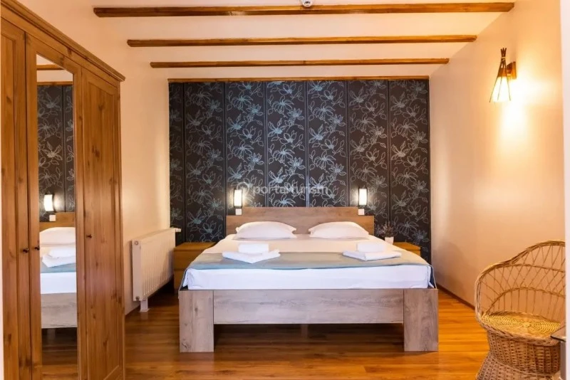 Orșova Cazare | Pensiune (K1606-45) Imaginea poate fi supusă drepturilor de autor. Se recomandă contactarea titularului drepturilor.