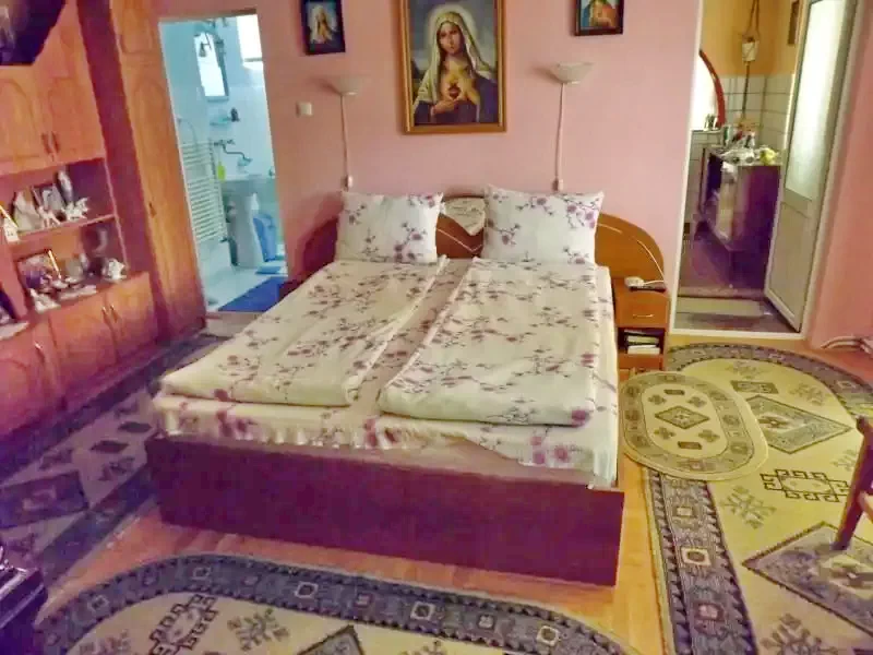 Cristur Cazare | Pensiune (K0667-17) Imaginea poate fi supusă drepturilor de autor. Se recomandă contactarea titularului drepturilor.