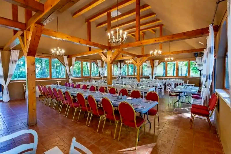 Cazare Arcus - Castle Garden Hostel *** | Árkos - Castle Garden Hostel ***. Imaginea poate fi supusă drepturilor de autor. Se recomandă contactarea titularului drepturilor.