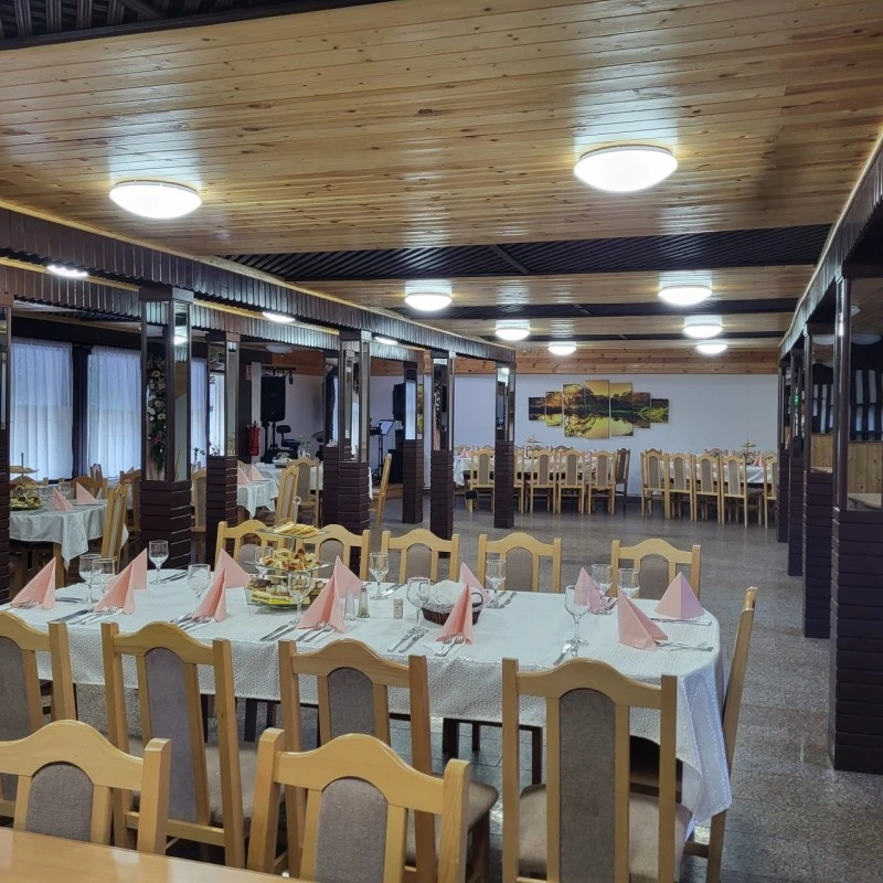 Ghelința Cazare | Pensiune (K1607-4) Imaginea poate fi supusă drepturilor de autor. Se recomandă contactarea titularului drepturilor.