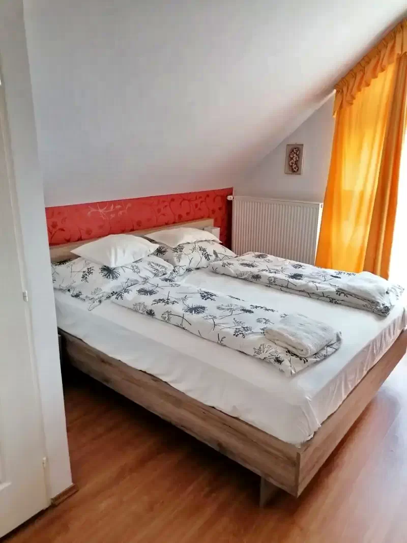 Hajdúszoboszló Szállás | Vendégház (K0845-3) A kép szerzői jogvédelem alatt állhat. Javasolt a kapcsolatfelvétel a jog tulajdonossal. Hajdúszoboszló Szállás | Vendégház (K0845-3) A kép szerzői jogvédelem alatt állhat. Javasolt a kapcsolatfelvétel a jog tulajdonossal.