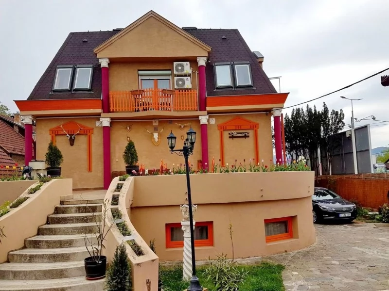 Budapesta Cazare | Hotel** (K1055-36) Imaginea poate fi supusă drepturilor de autor. Se recomandă contactarea titularului drepturilor.