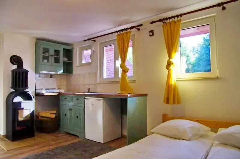 Miercurea Ciuc Cazare | Cabană (K0439-40) Imaginea poate fi supusă drepturilor de autor. Se recomandă contactarea titularului drepturilor.
