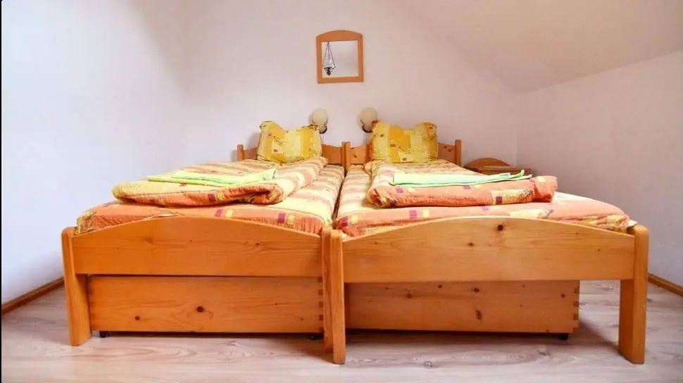 Târgu Secuiesc Cazare | Casă de oaspeți (K0615-24) Imaginea poate fi supusă drepturilor de autor. Se recomandă contactarea titularului drepturilor. Târgu Secuiesc Cazare | Casă de oaspeți (K0615-24) Imaginea poate fi supusă drepturilor de autor. Se recomandă contactarea titularului drepturilor.