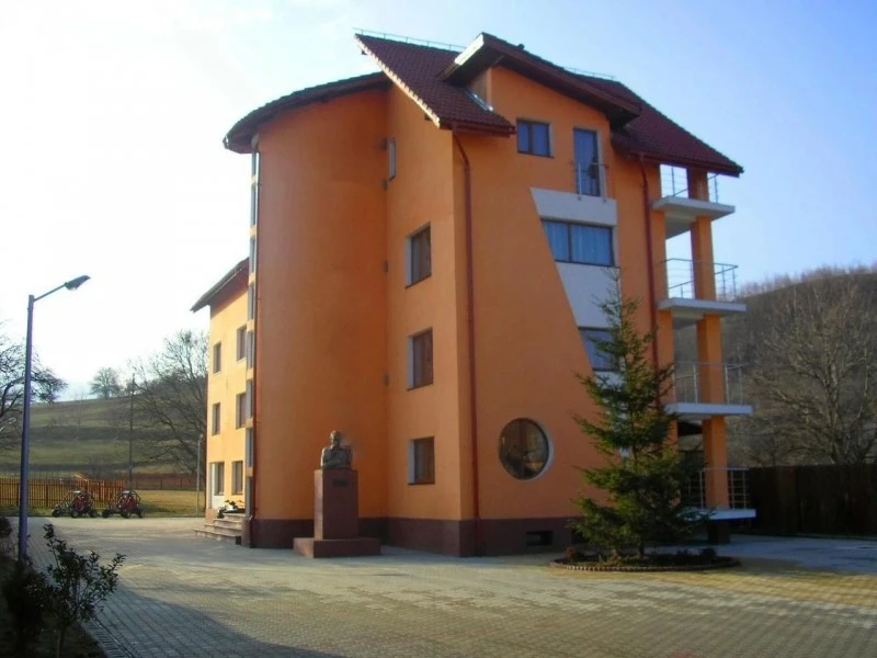 Nagyszeben Szállás | Hotel*** (K1608-20) A kép szerzői jogvédelem alatt állhat. Javasolt a kapcsolatfelvétel a jog tulajdonossal.