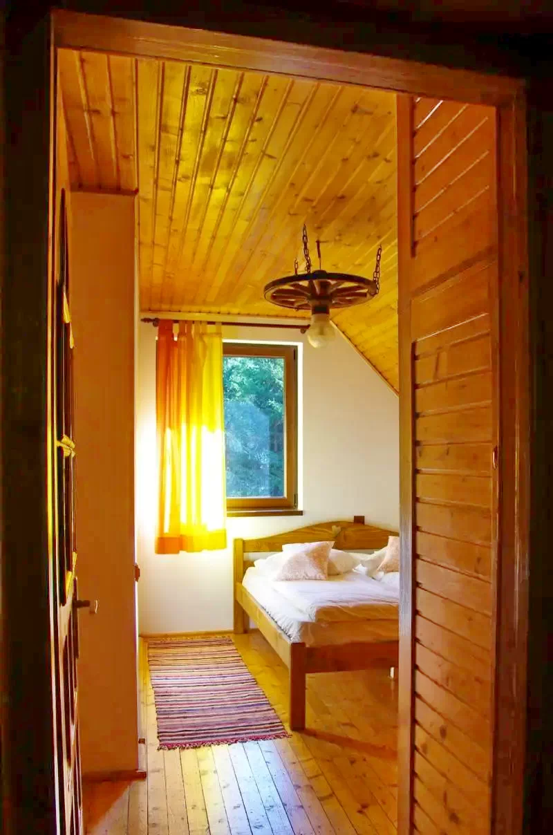 Miercurea Ciuc Cazare | Cabană (K0439-47) Imaginea poate fi supusă drepturilor de autor. Se recomandă contactarea titularului drepturilor.