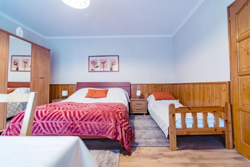 Jula Cazare | Cabană (K0008-2) Imaginea poate fi supusă drepturilor de autor. Se recomandă contactarea titularului drepturilor. Jula Cazare | Cabană (K0008-2) Imaginea poate fi supusă drepturilor de autor. Se recomandă contactarea titularului drepturilor.