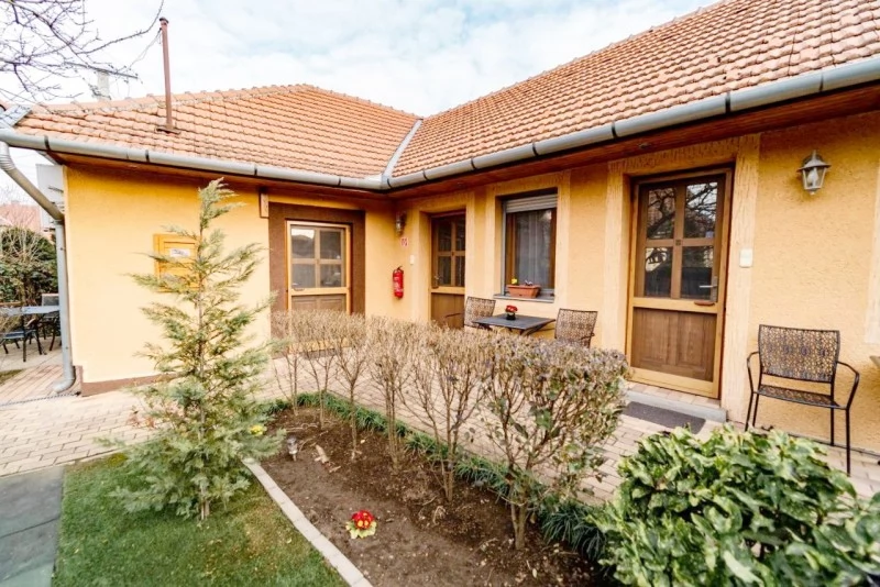 Jula Cazare | Cabană (K0008-24) Imaginea poate fi supusă drepturilor de autor. Se recomandă contactarea titularului drepturilor. Jula Cazare | Cabană (K0008-24) Imaginea poate fi supusă drepturilor de autor. Se recomandă contactarea titularului drepturilor.