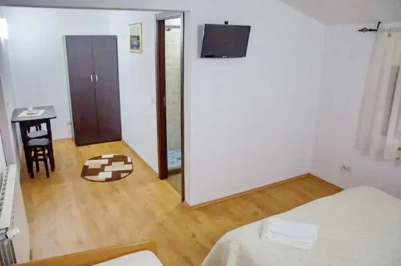 Corbeni Cazare | Pensiune (K0885-15) Imaginea poate fi supusă drepturilor de autor. Se recomandă contactarea titularului drepturilor. Corbeni Cazare | Pensiune (K0885-15) Imaginea poate fi supusă drepturilor de autor. Se recomandă contactarea titularului drepturilor.