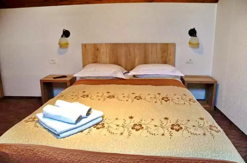 Corbeni Cazare | Pensiune (K0885-37) Imaginea poate fi supusă drepturilor de autor. Se recomandă contactarea titularului drepturilor. Corbeni Cazare | Pensiune (K0885-37) Imaginea poate fi supusă drepturilor de autor. Se recomandă contactarea titularului drepturilor.
